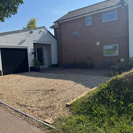 Hunters Lodge Exeter, Free Parking, Country Views, Great Wi-Fi, Large Garden Poltimore Eksteriør bilde