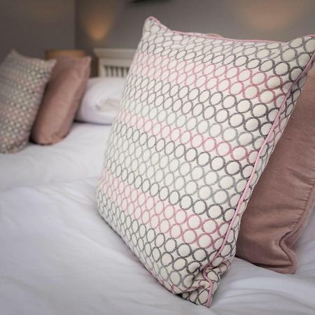 Hunters Lodge Exeter, Free Parking, Country Views, Great Wi-Fi, Large Garden Poltimore Eksteriør bilde